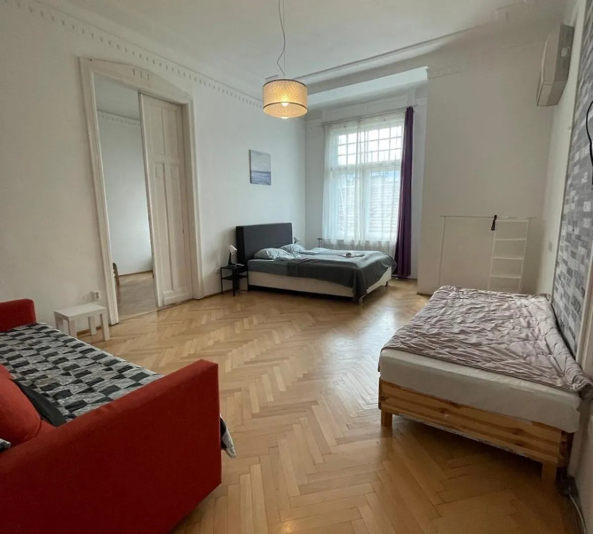 White Pearl Rooms Near Gozsdu Budapest